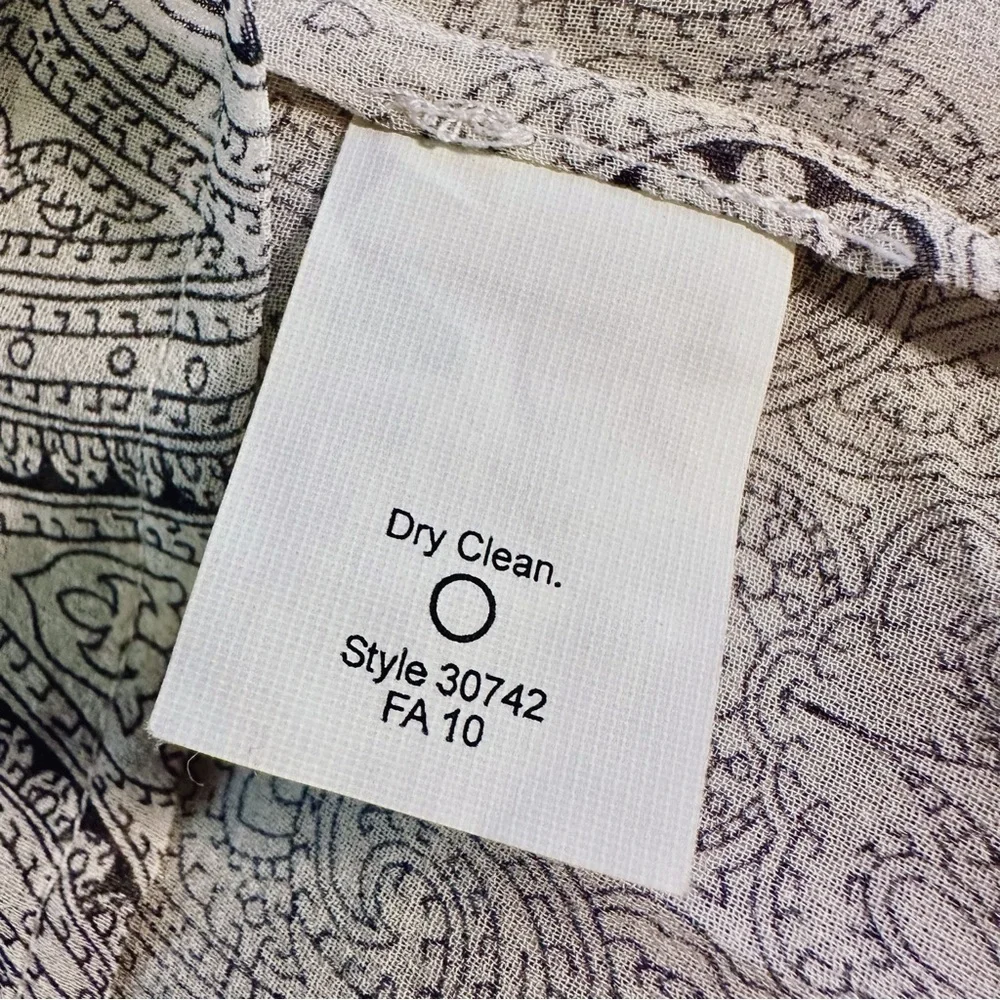 J. Crew 100% Silk ‘Faded Paisley Flouncette Blouse’ in White & Black Size 6